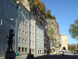 Houses hollowed into the face of the Monchsberg