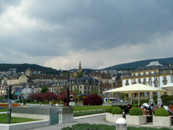 View of Neuch&acirc;tel from the lake side promenade
