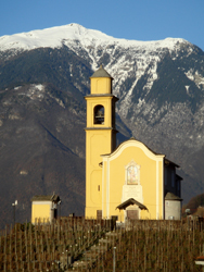 Church on the way down from Castell Sasso