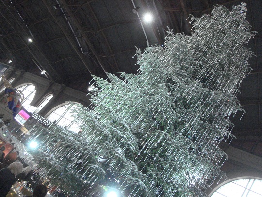 Zürich - Christmas tree at the Hauptbahnhof