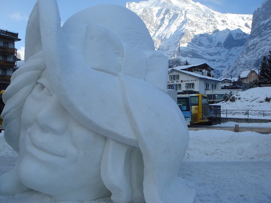 Grindelwald - face sculpture at the International Snow Festival