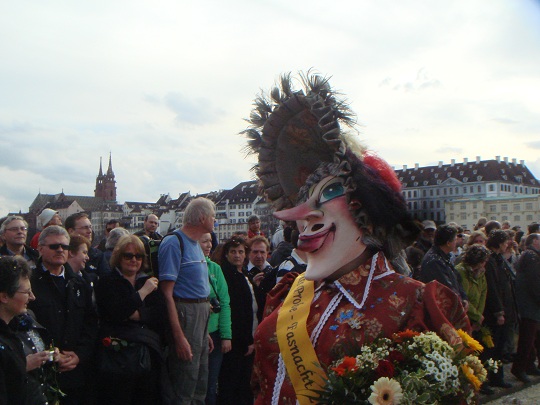 Basler Fasnacht - Fasnachtler and Münster at the Fasnacht cortege