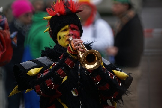 Berne - Fasnachtler playing the trumpet