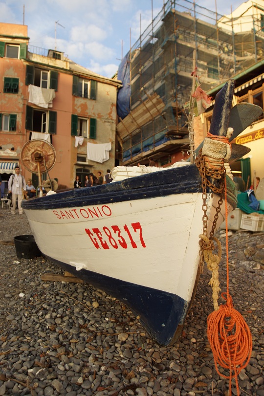 Boccadasse -  boat on the beach